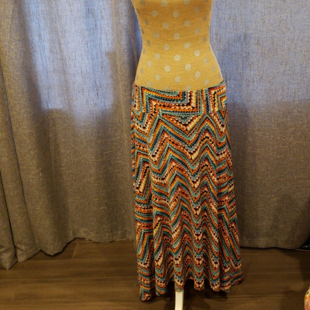Midi colorful skirt